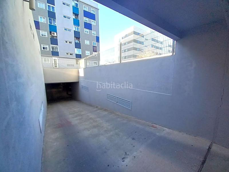 Foto 8378bf64-da40-4256-a8d9-ca0671966b5c. Autoparkplatz in cantando bajo la lluvia 46 in Valdespartera Zaragoza