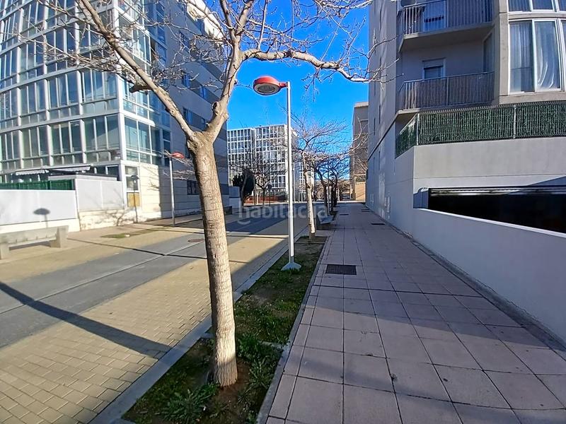 Foto a40576de-4f1e-4e89-8031-c2af9ebe2055. Autoparkplatz in cantando bajo la lluvia 46 in Valdespartera Zaragoza