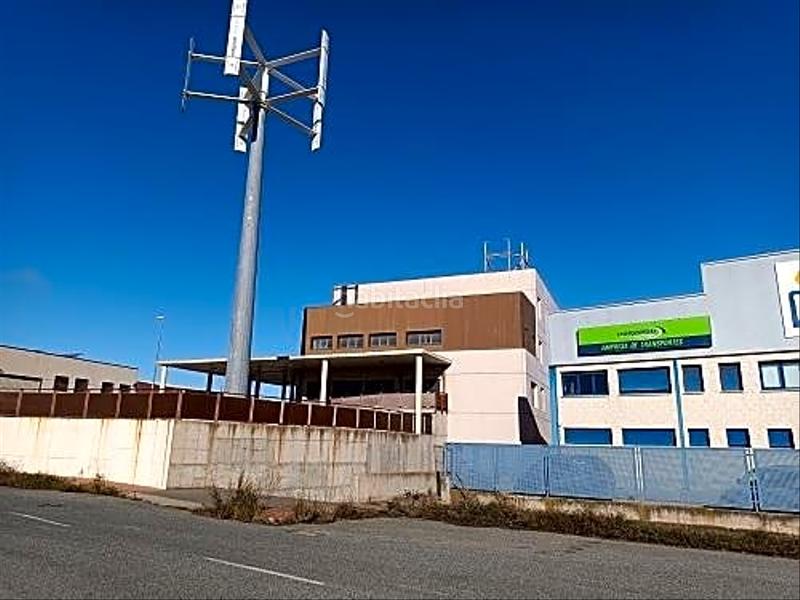 Foto bb703440-5818-4eba-8580-6ee8f52f11bc. Edificio hotel en venta en oion en Oyón / Oion