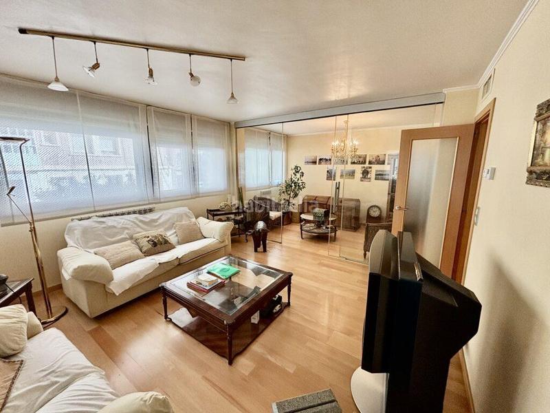 Foto f1f05576-d1f6-4fcb-bbf0-28ac25f0f424. Dúplex amb calefacció aparcament a Ruiseñores Zaragoza