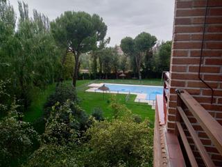 Piso en Valdezarza. Espectacular urbanización, en valdezarza
