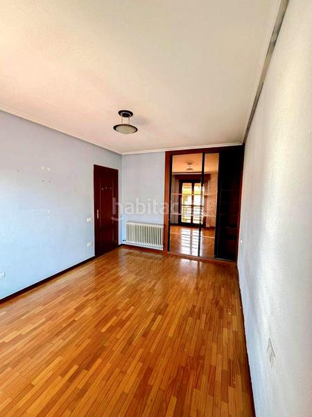 Foto 820cca1c-9ede-4970-9538-54f8d7e300de. Flat with heating parking pool in Cascajos - Piqueras Logroño