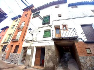 Casa a Mayor 8. Villafeliche, casa de pueblo, tres habitaciones.