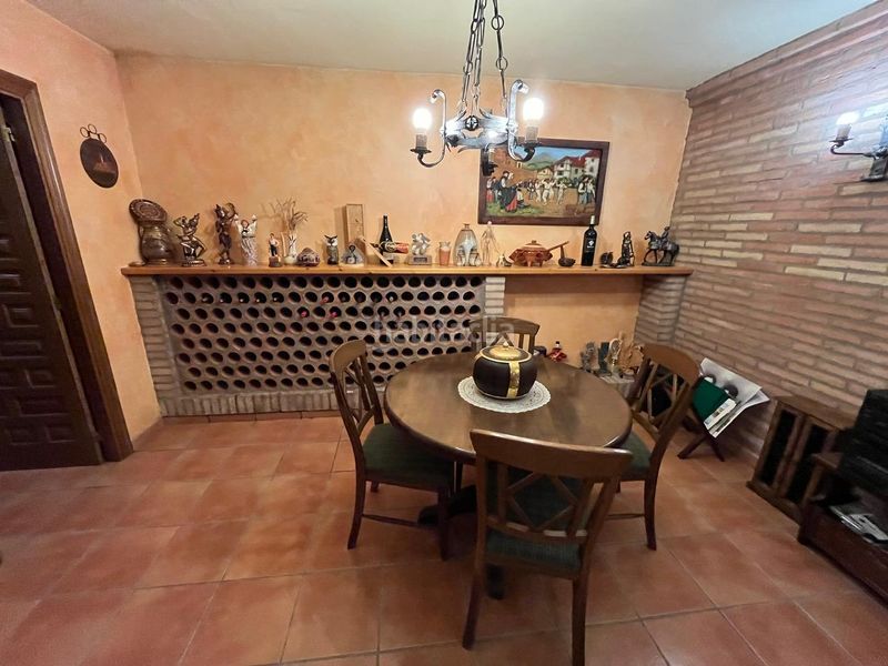 Foto 14de9936-782f-45c5-8fa4-c88a09a2b9aa. Casa adossada amb calefacció aparcament a Montecanal Zaragoza