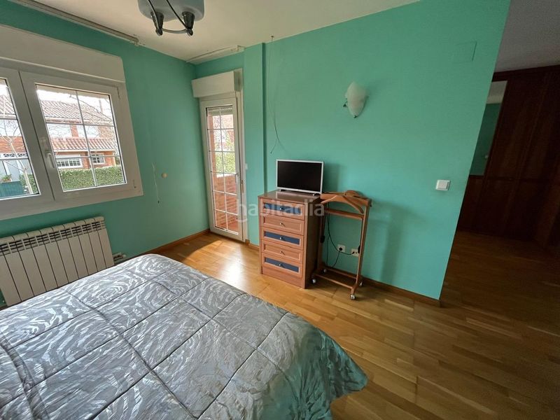 Foto 60b3a178-01b7-4cdd-9211-e871fa915fa1. Casa adossada amb calefacció aparcament a Montecanal Zaragoza