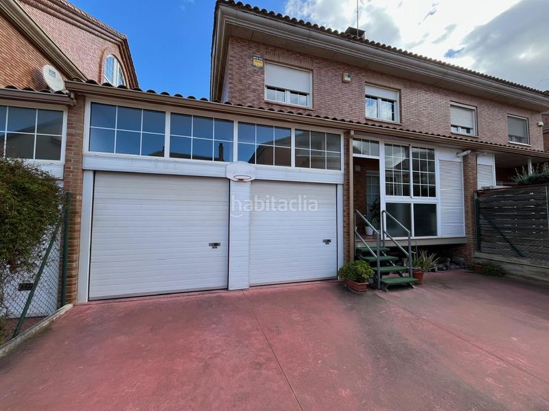 Foto 770e0b5c-de3c-4aad-939d-777e80c4b34f. Casa adossada amb calefacció aparcament a Montecanal Zaragoza
