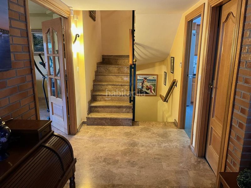 Foto ab2b3082-9a95-4688-a295-a74382a65452. Casa adossada amb calefacció aparcament a Montecanal Zaragoza