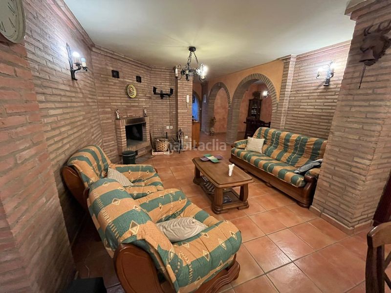 Foto e7b93c28-de52-432a-a1f2-bb7ff577f5b0. Casa adossada amb calefacció aparcament a Montecanal Zaragoza
