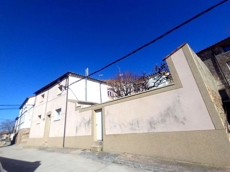 Foto 3d5d53cd-8b52-4546-a8d6-62acd3cb6ba6. Casa a real 26 a Ólvega