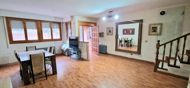 Foto 92191042-9592-4414-a3ad-9d8e33b006ca. Casa adossada amb calefacció aparcament a Santa Isabel Zaragoza