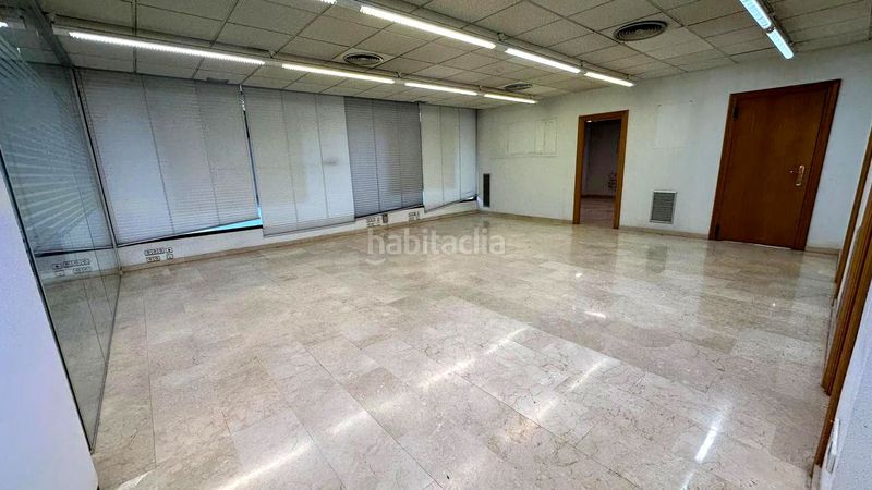 Foto 590d8996-ec22-408f-aed3-e7744e6c2aab. Local comercial a Jesuitas Logroño