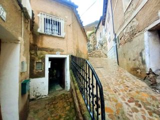Casa  San martín de la parra 19. Daroca, casa de pueblo con corral y almacenes