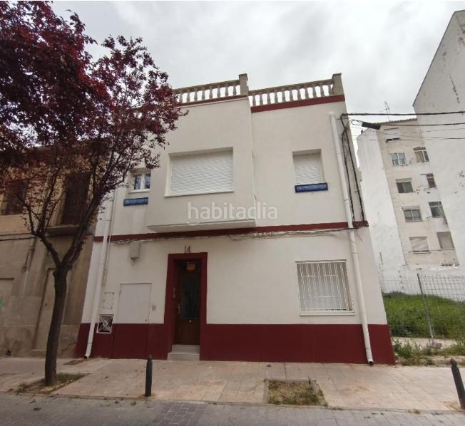 Foto d4bcd2eb-e762-4b4a-8224-37ff8c4d366e. Casa amb calefacció a Las Fuentes Zaragoza