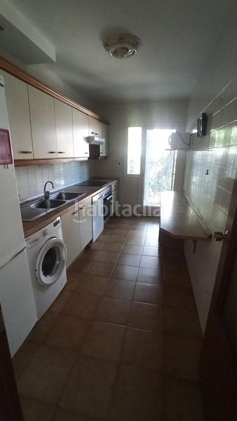 Foto 2a4660fc-66f3-447d-ad40-6f5a8b1cd411. Casa adossada amb calefacció aparcament a Salvador Allende Zaragoza