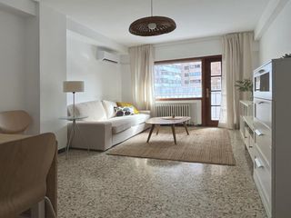 Lloguer Pis  Vía univérsitas. Estupendo piso en alquiler en via universitas