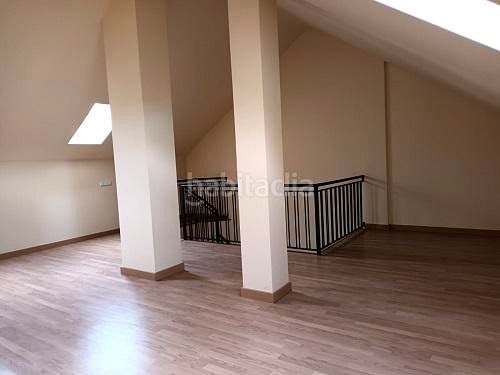 Foto 1b31881f-bb91-41e6-ac8c-9ecc15b5ab94. Semi detached house with heating parking in Entrena