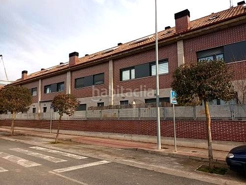 Foto 2b52f9b1-a6d7-4d76-9a01-f180257e1317. Semi detached house with heating parking in Entrena
