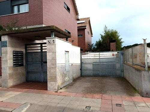 Foto 2cca467e-42c7-4e2b-9a66-e6087208bffd. Semi detached house with heating parking in Entrena