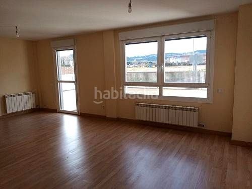 Foto e623e7ed-6b6b-4bd1-9442-a152650760f3. Semi detached house with heating parking in Entrena