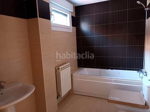 Foto ef06f4c3-1845-4534-8853-df6201133a64. Semi detached house with heating parking in Entrena