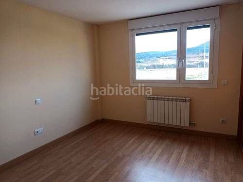 Foto f3966c04-2f2f-4de2-8c2b-861f8c60752e. Semi detached house with heating parking in Entrena