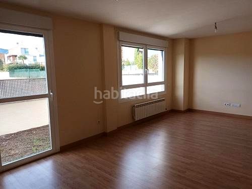 Foto fbe75a57-4368-4a0b-aeab-9c0102a09169. Semi detached house with heating parking in Entrena