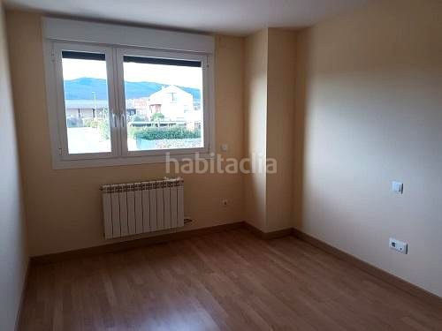 Foto fd0e379a-a397-4caf-844d-5908db59f46f. Semi detached house with heating parking in Entrena