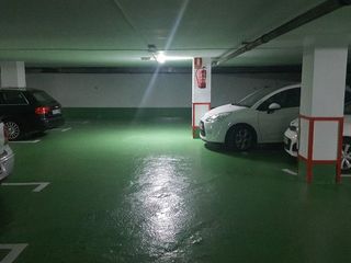 Miete Autoparkplatz in Paseo Independencia. Plaza de garaje en alquiler-cabe moto o bicis también