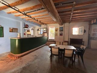 Masia a Tobed. Bonita casa estilo rustico con patio ajardinado y barbacoa