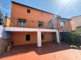 Xalet a Almunia de Doña Godina (La). Bonita casa estilo decoracion rustica con patio ajardinado y bar