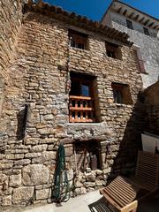 Casa a Castejón de Valdejasa. Bonita casa para entrar-reformada nueva y con patio exterior