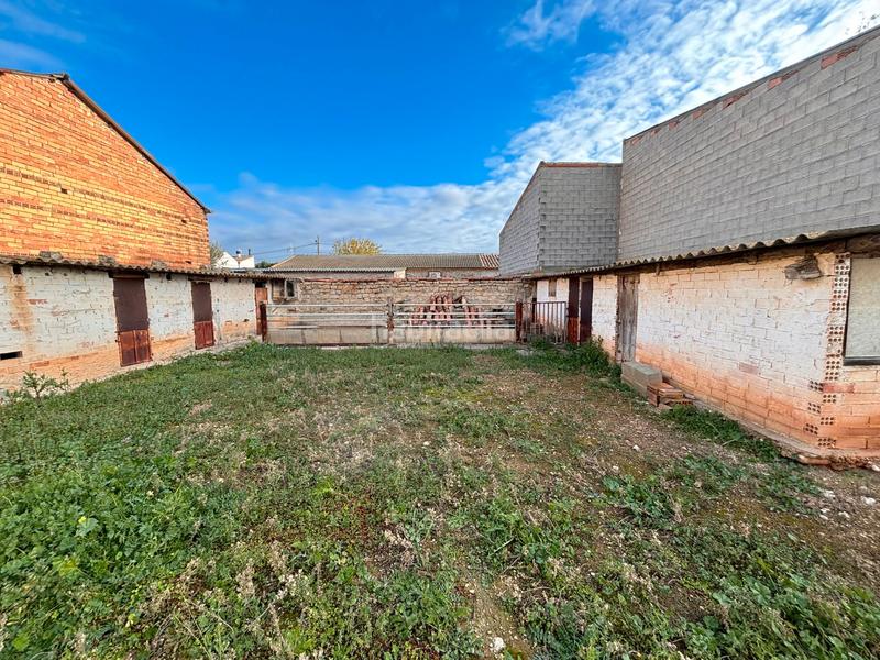 Foto 4c17db74-7416-4ab6-a029-d075427bf389. Casa amb aparcament a Sariñena