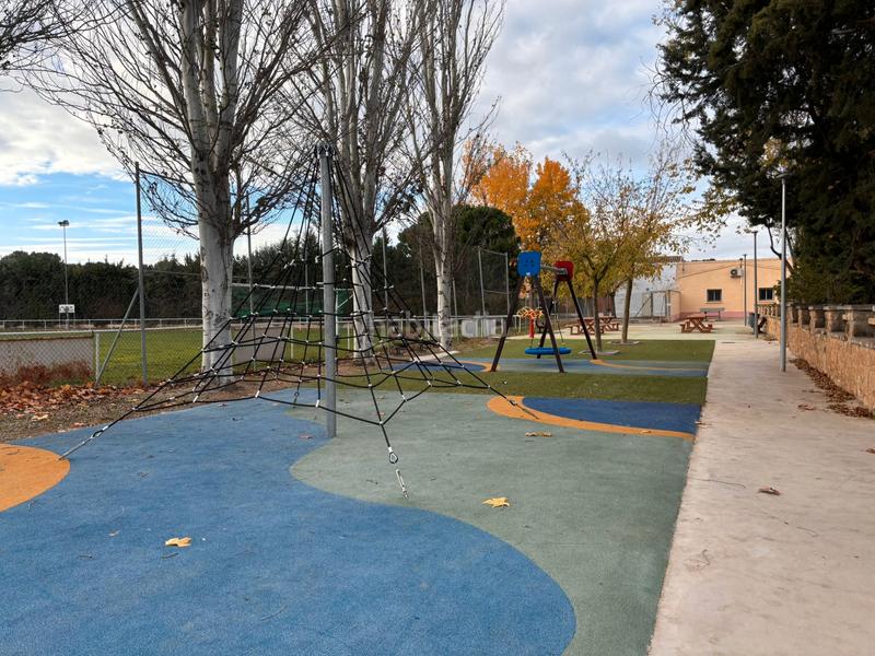 Foto f96ed798-b82f-41ce-868a-27e4fd34c589. Casa amb aparcament a Sariñena