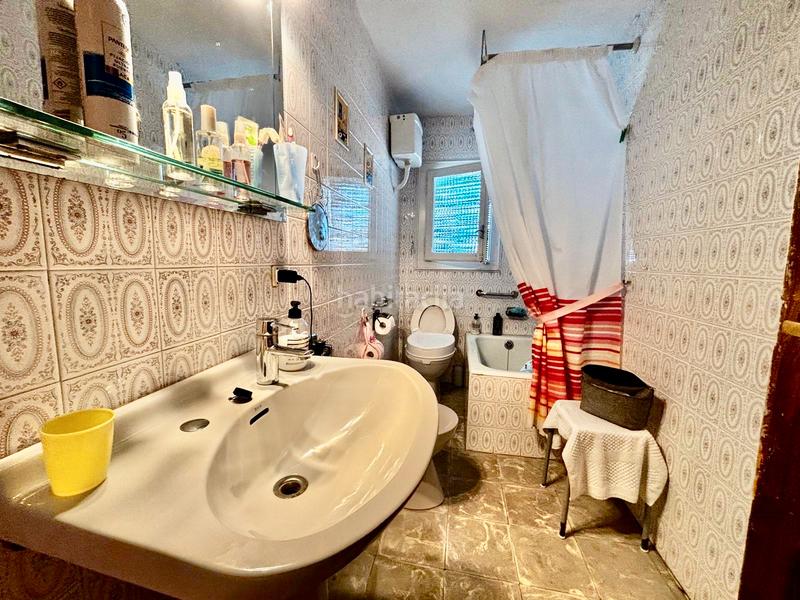 Foto 38d63510-e282-4946-8ece-f7c07596ab10. Casa amb xemeneia aparcament a Valfarta