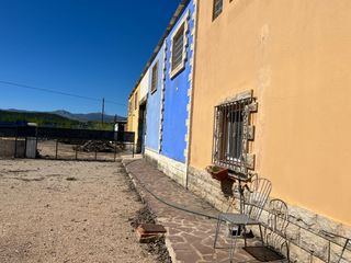 Industrial building in Bulbuente. En bulbuente, nave de 509 m2 con 2.374 m2 de terreno-vivienda en