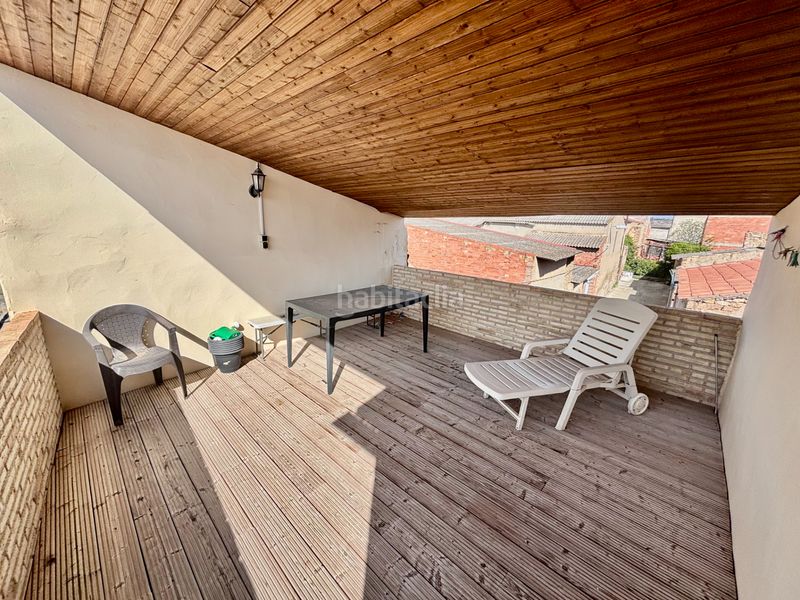 Foto e7d8e8f5-5555-4690-b475-706f429bd320. Casa amb xemeneia aparcament a Escatrón