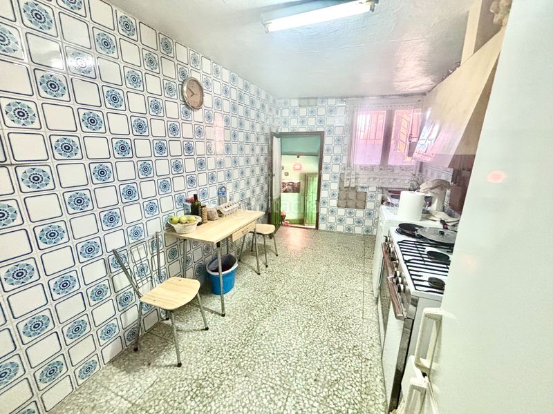 Foto 6944b50b-3dc9-4ab9-b0eb-e4125e366a2d. Casa amb xemeneia a Cetina