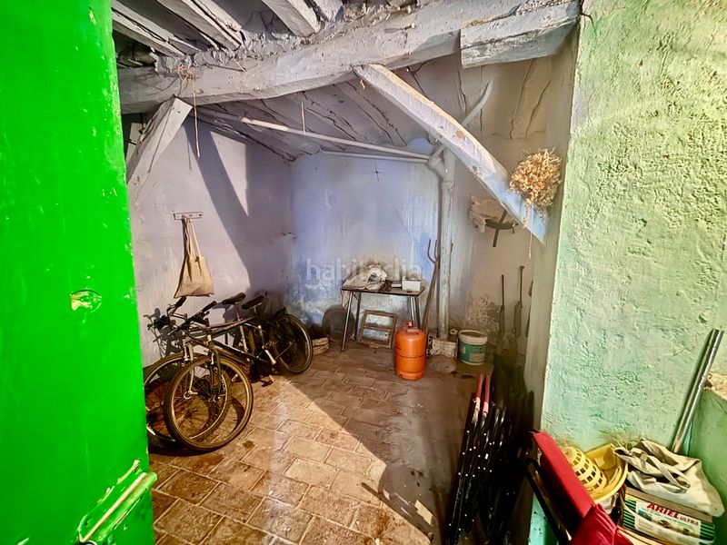 Foto c5f1f616-48f0-4bba-9654-36e17d2e675e. Casa amb xemeneia a Cetina