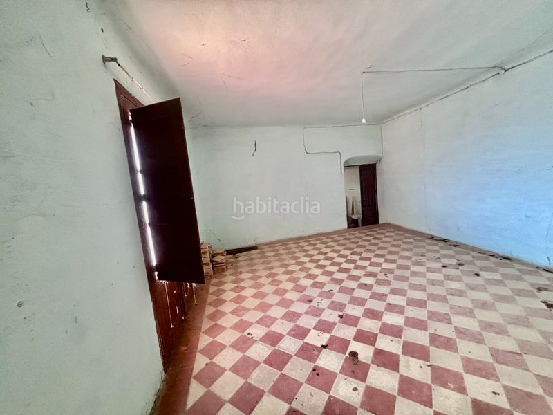 Foto c6f07151-4ad0-43ba-8f62-87cb8349d358. Casa amb xemeneia a Cetina