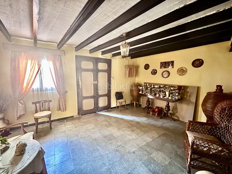 Foto e290b701-88f5-4278-bf5d-e4e6116dc034. Casa amb xemeneia a Cetina