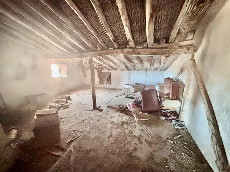 Foto eaaf6ff5-b948-4b5f-a806-66ebcef5050a. Casa amb xemeneia a Cetina