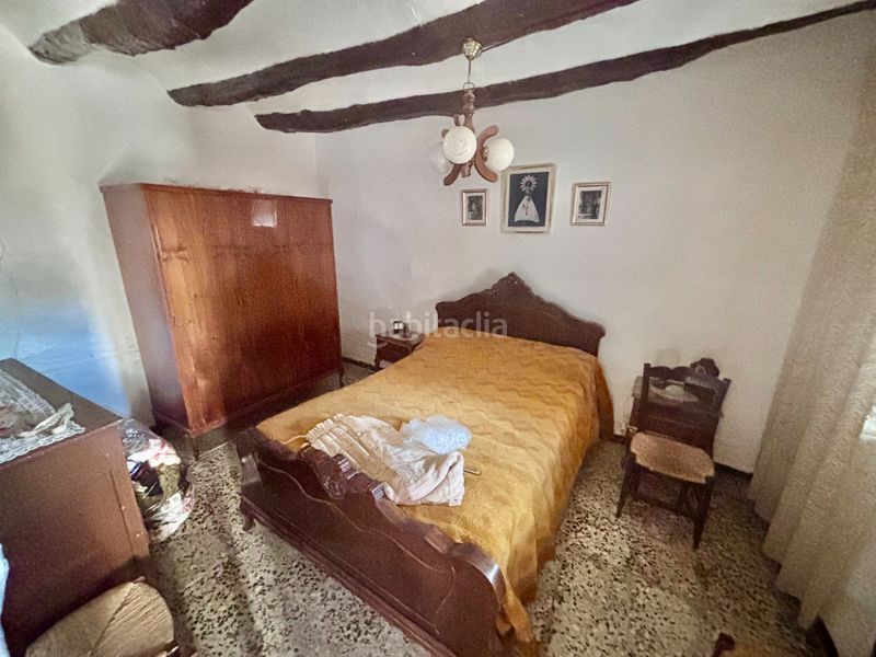 Foto f65a5ea6-09b4-4cb5-837c-c2d976757721. Casa amb xemeneia a Cetina