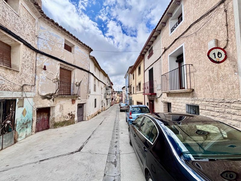 Foto 1376c046-d2a0-4bf1-a4e2-56a09aaf384c. Casa amb xemeneia calefacció a Bulbuente