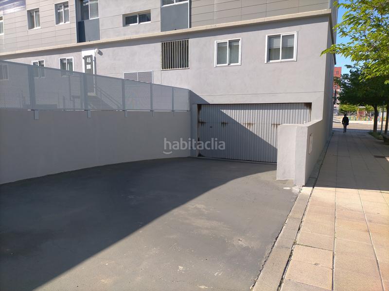 Foto 3a011410-a0c8-44ae-b46a-0b2ebeb3d876. Posto auto in calle cantando bajo la lluvia 38 in Zaragoza