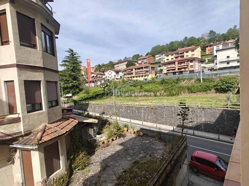 Foto f0dbaad1-1d63-4acd-b736-fc7e32719f9d. Pis a Andoain