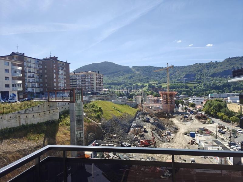 Foto cc9df8eb-a872-4438-8b51-5b3cdcbbe6a8. Rent flat with heating parking in Andoain