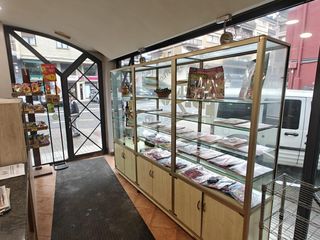 Business premise  Calle idiazabal. Se vende obrador con tienda y maquinaria completa en urnieta