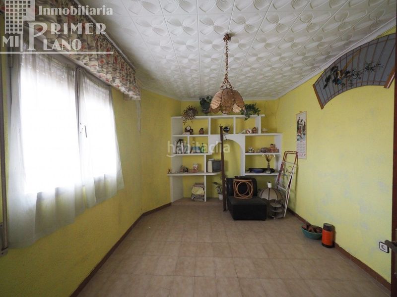 Foto 272e6e23-2fdc-4d81-98dc-fd64c1445d3e. Casa  divida en 2 viviendas por planta para reformar por calle manterola en esquina por 85.000 euros en Tomelloso