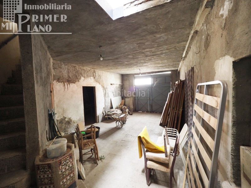Foto ae491f4f-ee87-4de0-bd5a-e9cfe4ebe38d. Casa  divida en 2 viviendas por planta para reformar por calle manterola en esquina por 85.000 euros en Tomelloso
