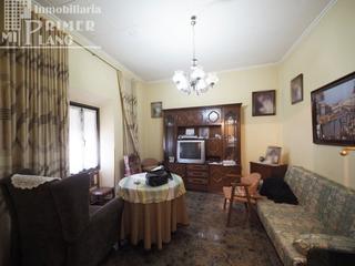 Casa a Tomelloso. Vivienda de planta baja en coriente con 192 m2 de parcela, 4 dor